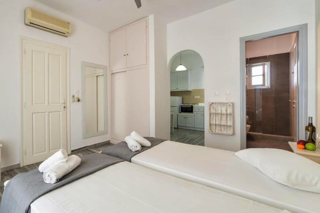 Budget places to stay in Paros, Drios village.