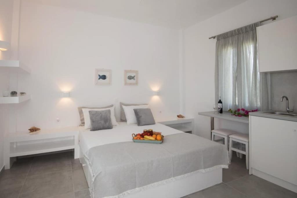 ONE OF THE BEST BUDGET HOTELS IN CHRISSI AKTI PAROS
