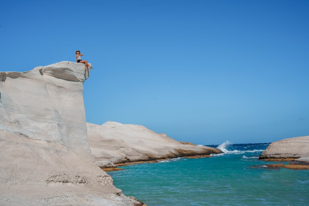 sarakiniko beach milos