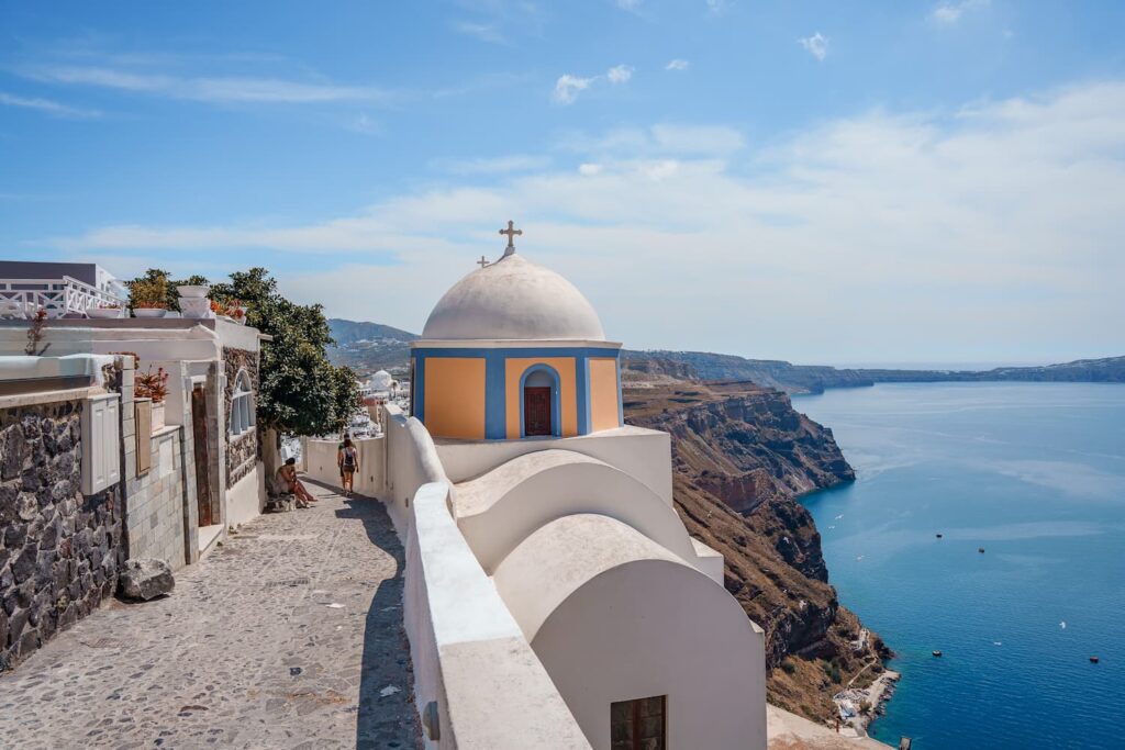 Is 4 days enough in Santorini to visit Fira?